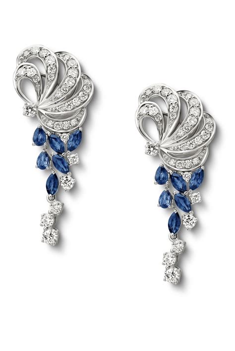 Moon Earrings: A Captivating Symbol of Femininity and Strength